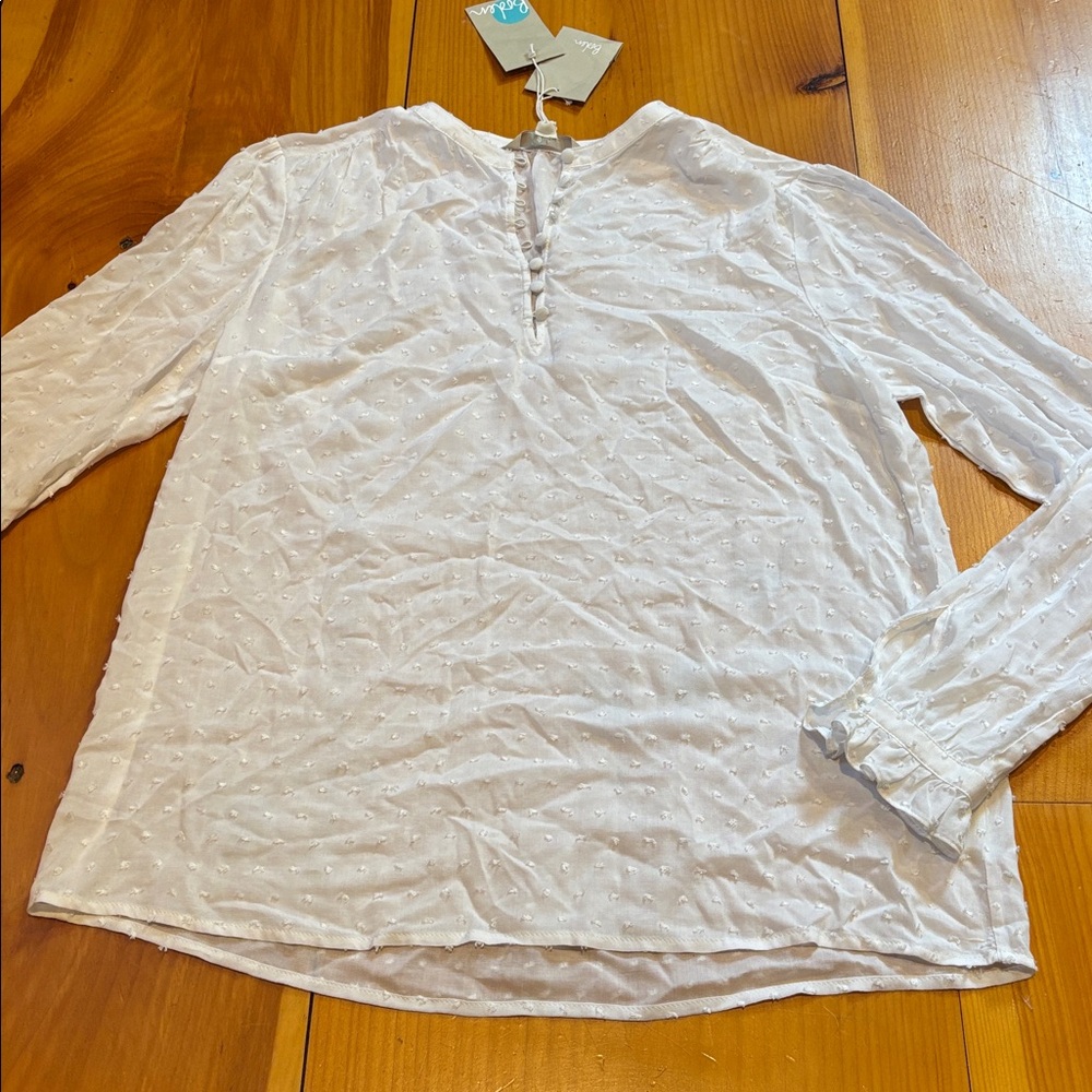 New! BODEN 6 White Lori Viscose Henley Blouse Ruffled Cuff Textured Dots
